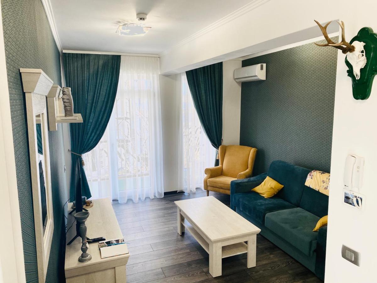 Olivia Home Oradea Exteriör bild